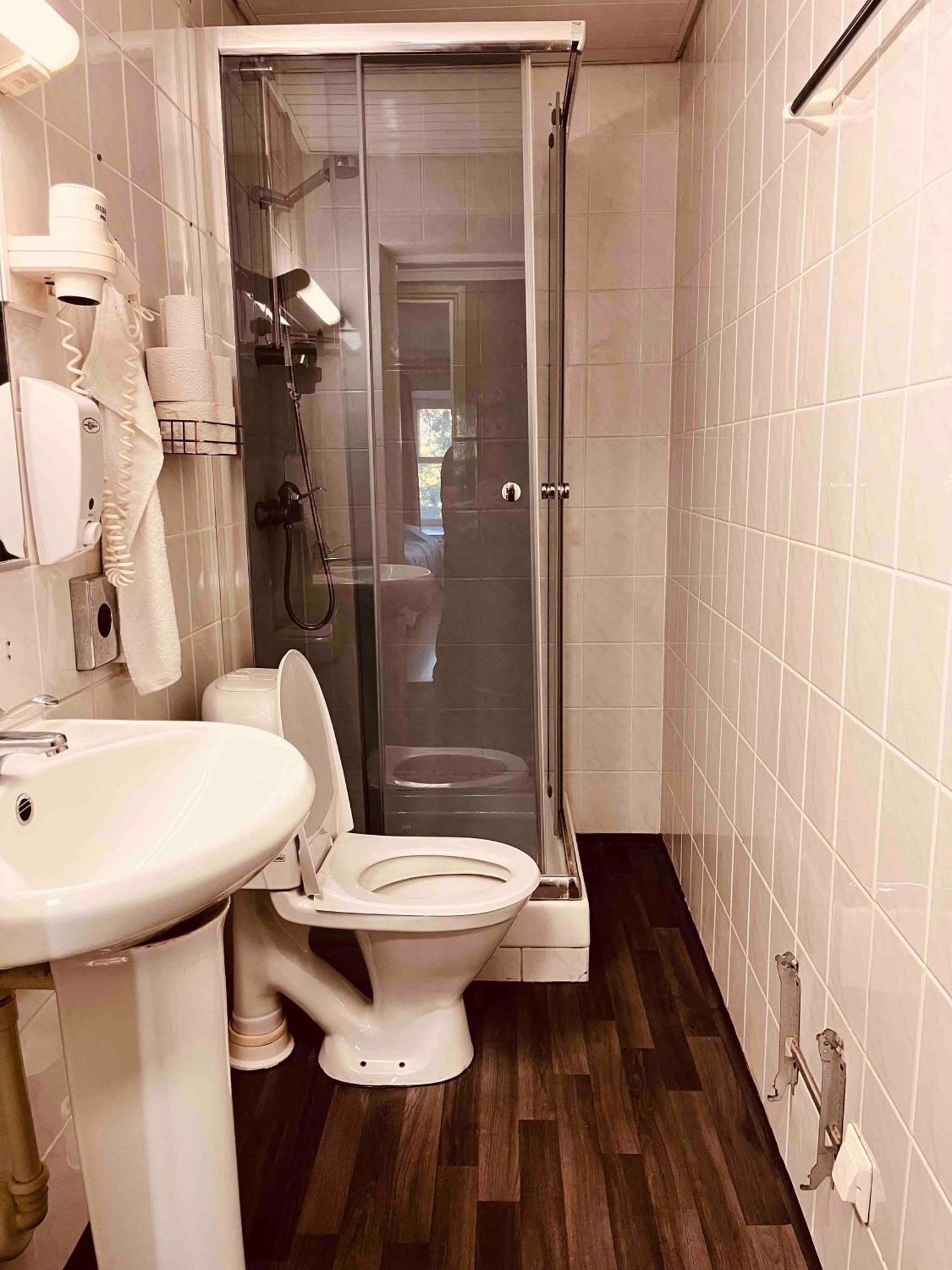 Habitación Individual con baño compartido